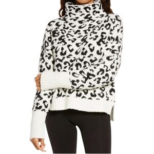 UGG Black and White Leopard Cowl Neck Sweater Size M Medium